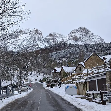 Nornore: Casa Especial En La Montana Ferienhaus Piedrafita de Jaca