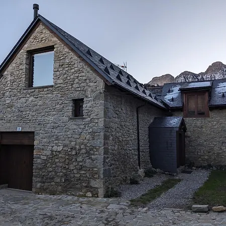 Tatil Evi Nornore: Casa Especial En La Montana