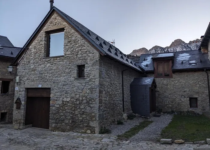 Сasa de vacaciones Nornore: Casa Especial En La Montaña